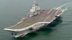 中国海军辽宁号航空母舰于海上航行（5/2012）