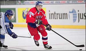 Konání hokejového mistrovstí 2004 ve Vysočanech je ohroženo