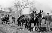 Ras droi yn Llanuwchllyn oddeutu 1920