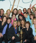 Rhai o aelodau C&ocirc;r Cana, Caerdydd - cyntaf - C&ocirc;r merched