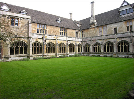 Lacock Abbey aka Hogwarts