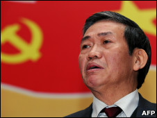 Dinh The Huynh, politburo member