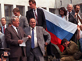 Boris Yeltsin delivers a speech from atop a tank outside the Russian Parliament.