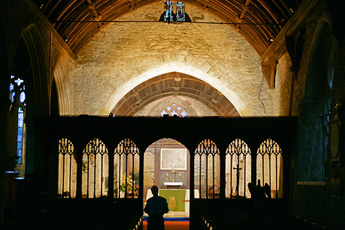 People: providing context alt text