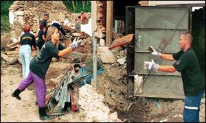 Povodněmi postižené obce a kraje už původní poskytnuté prostředky vyčerpaly