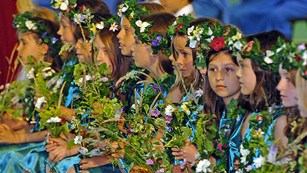 Flower dance girls