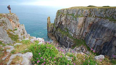 The cliffs at St Govan's by 'Pol Ka' on Flickr