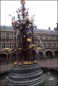 fountain203_300.jpg