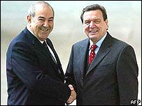 Ayad Allawi (à esq.) e Gerhard Schroeder