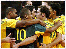 Equipe de vôlei masculino celebra medalha de ouro em Atenas (Foto: Washington Alves/COB)