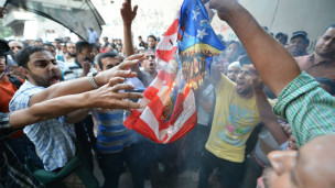 مظاهرات امام السفارة الامريكية بالقاهرة احتجاجا على الفيلم