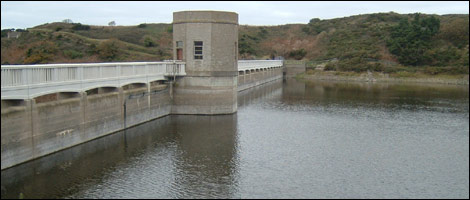Head of Val de la Mare reservoir