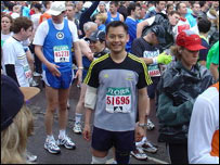 Tôn Thất Tuấn trong một lần chạy marathon gây qũy từ thiện ở Luân Đôn