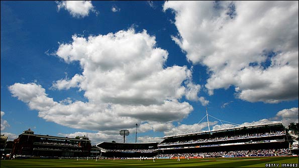 Lord's plays host to the Test between Australia and Pakistan