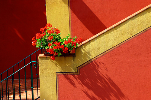 Colour: light alt text