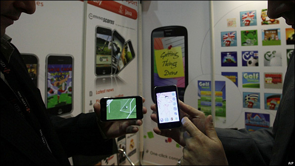 People try using sport applications on their mobile phones