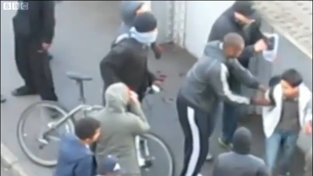 Một thanh niên bị vỡ hàm và bị trộm đồ