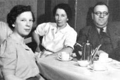 Susi Linton (left) with her parents
