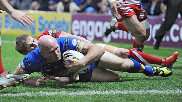 Keith Senior scores for Leeds