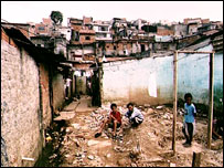 Favela na periferia de São Paulo
