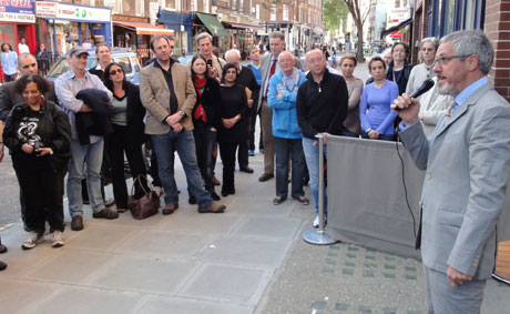 Griff Rhys Jones at the plaque unveiling. Photo: Marchmont Association