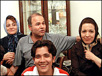 منصور اسانلو و خانواده اش