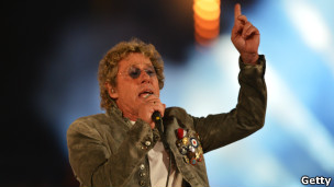 Roger Daltrey of the band the Who performing at the closing ceremony