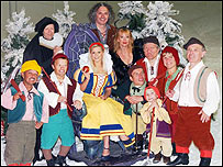 George with the rest of the cast!