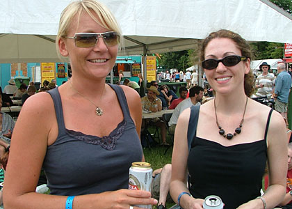 folk festival crowd 