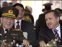 Genelkurmay Başkanı Özkök ve Başbakan Erdoğan bir törende