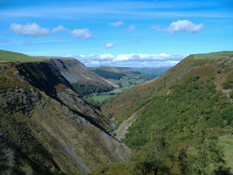 O Ddylife i lawr yr afon Twymyn gan Meirion Jones o Lanbrynmair