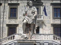 Cosimo statue in Pisa
