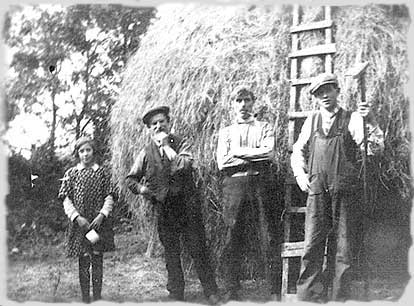Left to right: Brigid ?, Wee Johnnie Doyle, Patrick Doran, John Doran, c. 1929.