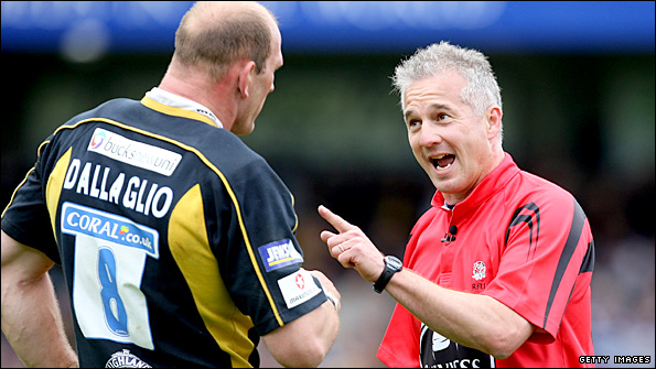 Lawrence Dallaglio gets to know referee Chris White