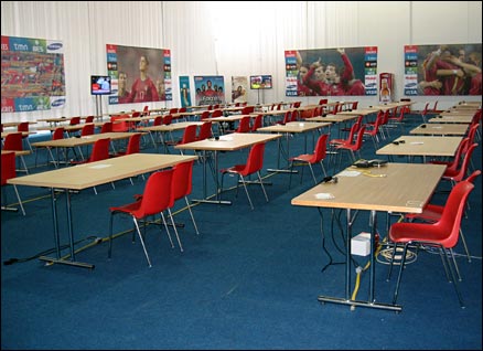 emptypressroom438.jpg
