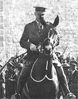 General Allenby enters Jerusalem on horseback