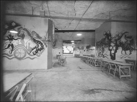 Circus-themed murals in the Burlington bunker (Photo copyright Paul Huson)