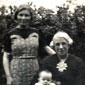 Una with mum Winnie and great aunty Belle