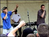 Pikey and Esra performing at Ipswich Music Day