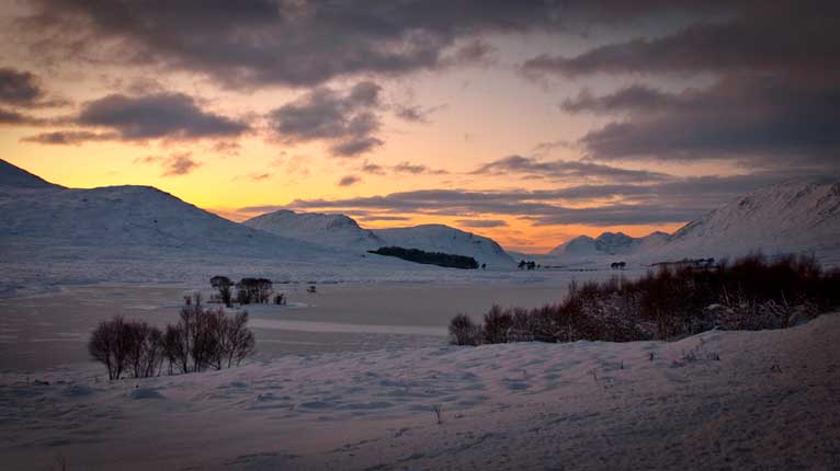 Loch Droma 's An Teallach