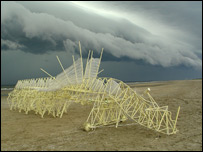 Theo Jansen's Umerus sculpture