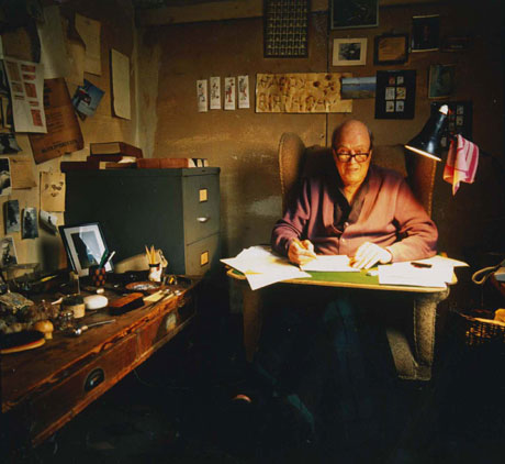 Roald Dahl in his writing hut, circa 1990 © Jan Baldwin, courtesy of The Roald Dahl Museum and Story Centre