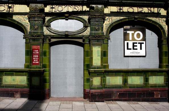 Public house in Worksop by Chris Etchells