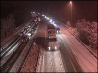 _44334542_snowtraffic.jpg