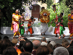 Indiandancers.jpg