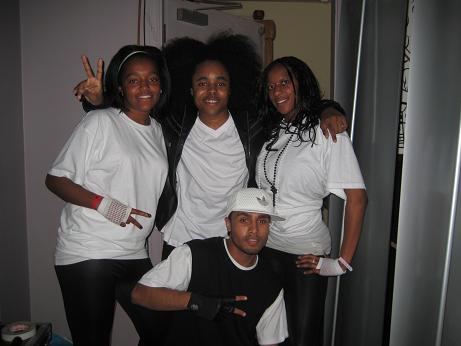 willis_and_dancers_backstage.JPG