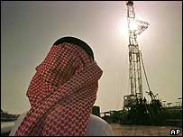 Suudi Arabistan'da bir petrol kuyusu