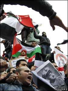 Anti-Mubarak demonstrators protest in front of the European Parliament in Brussels, 4 February