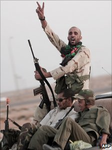 Opponent of Colonel Gaddafi claim to have made gains around Brega