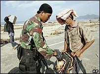 سرباز اندونزيايی در آچه